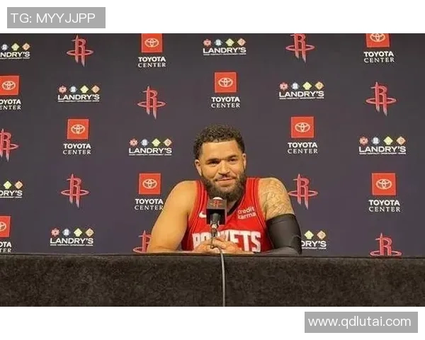 休斯顿火箭六人得分上双掀进攻盛宴,范弗利特诠释团队篮球真谛 休斯顿火箭六人得分上双掀进攻盛宴,范弗利特诠释团队篮球真谛